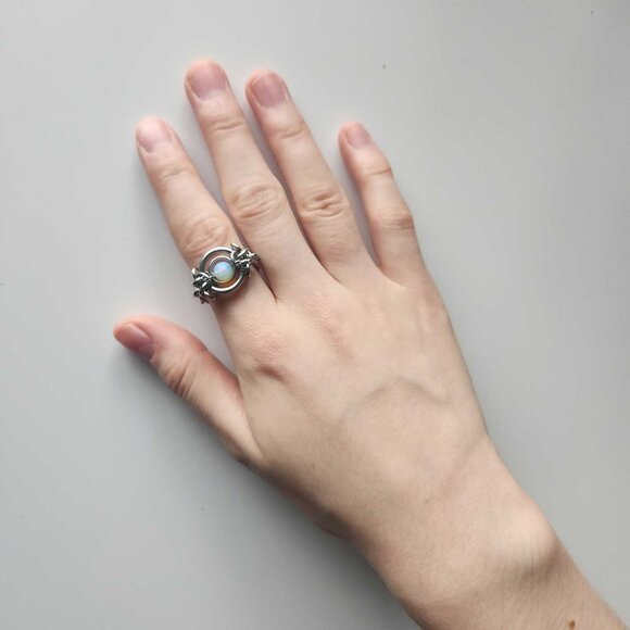 Opalite big silver medieval elf chainmail chain-link ring ✦ size 9 ✦ - Picture 5 of 9